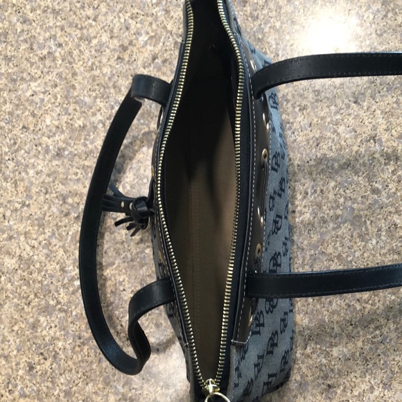 Dooney & Bourke black leather with DB monogram bag - Picture 10 of 15